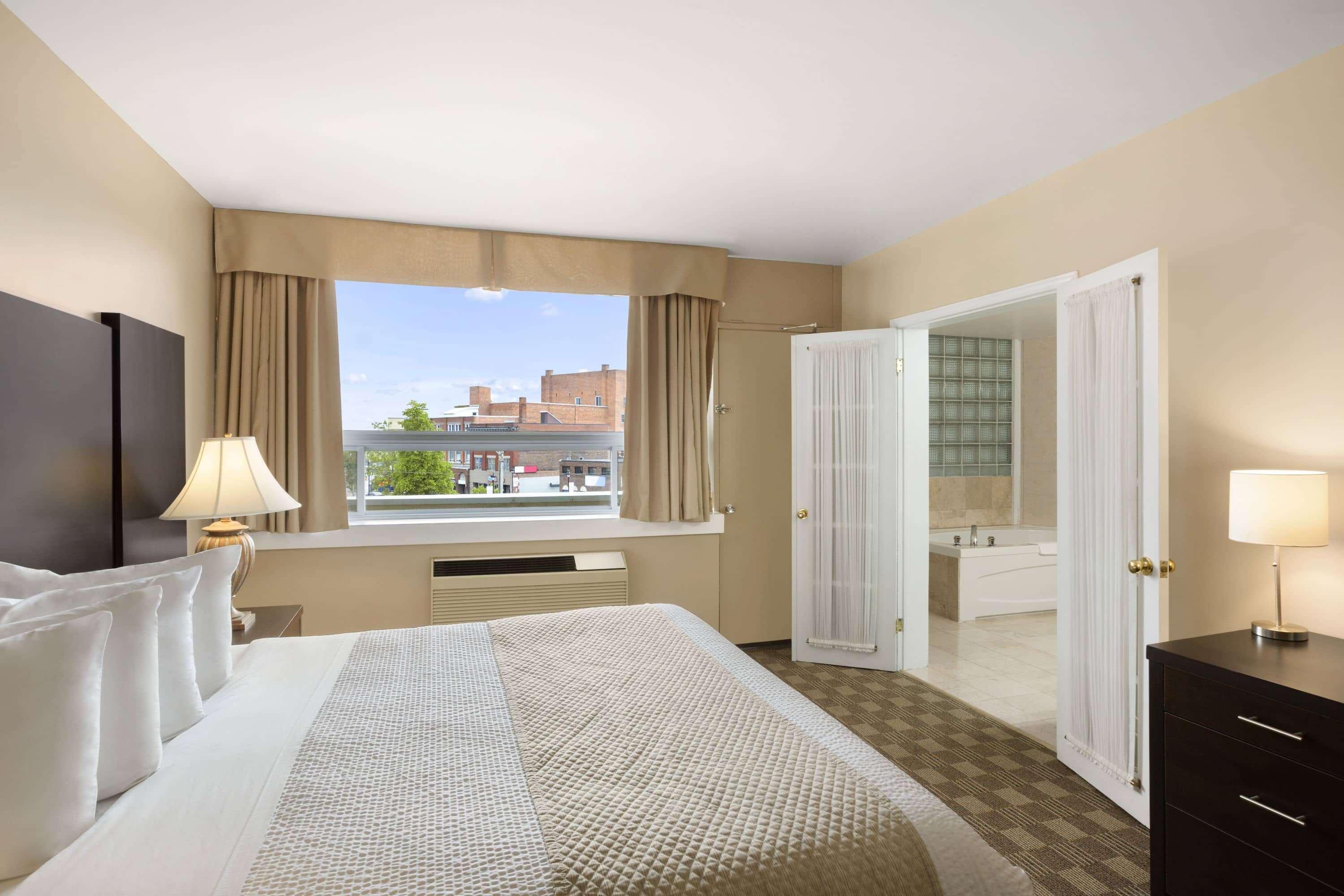 Days Inn & Suites By Wyndham North Bay Downtown Εξωτερικό φωτογραφία