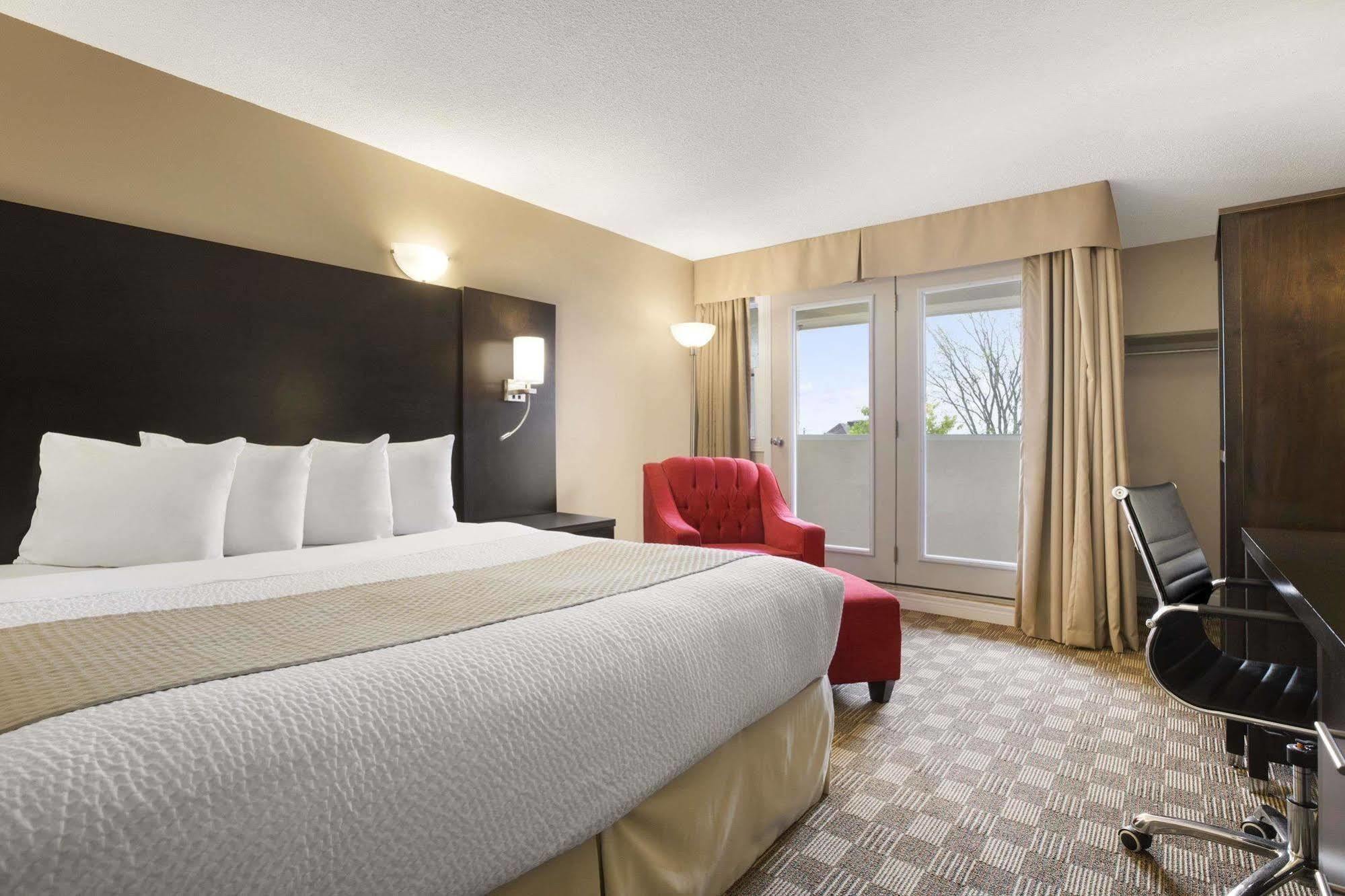 Days Inn & Suites By Wyndham North Bay Downtown Εξωτερικό φωτογραφία