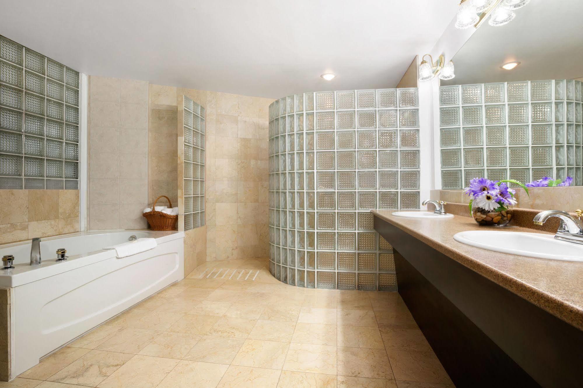 Days Inn & Suites By Wyndham North Bay Downtown Εξωτερικό φωτογραφία