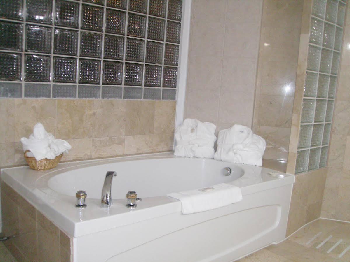 Days Inn & Suites By Wyndham North Bay Downtown Εξωτερικό φωτογραφία